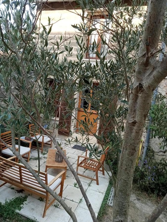 La Tour Du Fauconnier Villa Doue-la-Fontaine Bagian luar foto